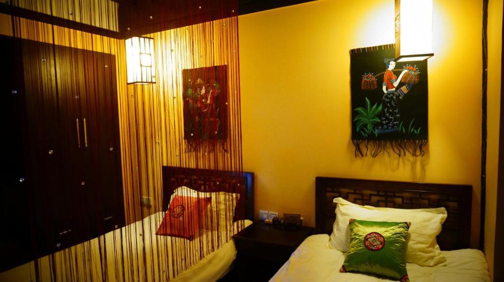 Lijiang Wangjia Courtyard Inn Room photo